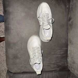 Men’s Gray Asic Gel Sneakers. Size 8